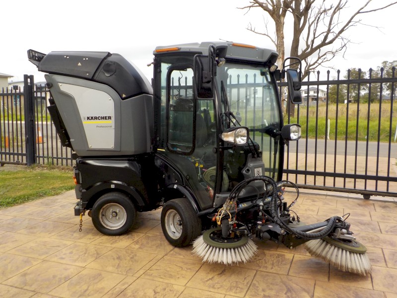 11/2015 KARCHER MC 50 ADVANCE COMFORT COMMERCIAL VACUUM SWEEPER