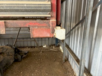 Stock crate with stands