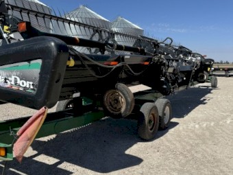 2009 MacDon D60 Draper Front