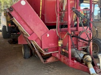 Jay-Lor 2425 Vertical Feed Mixer