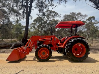 Kubota M7040 Tractor
