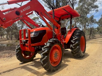 Kubota M7040 Tractor