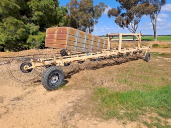 Elsworth 11 Wheel Rake