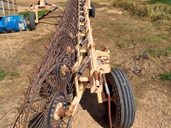 Elsworth 11 Wheel Rake