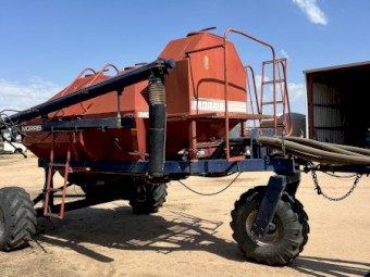 Morris 3 bin 7130 tow behind cart 
