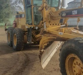 2000 Cat 12H Grader 