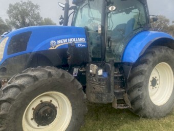 2015 New Holland T7.200 Tractor And Loader