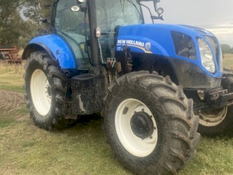 2015 New Holland T7.200 Tractor And Loader