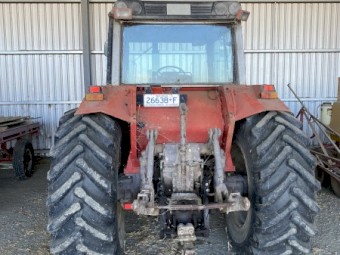 Massey Ferguson 3525 tractor