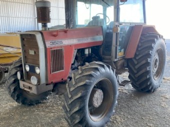 Massey Ferguson 3525 tractor
