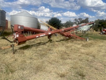 Hutchinson 60 ft x 10 inch swing away Auger