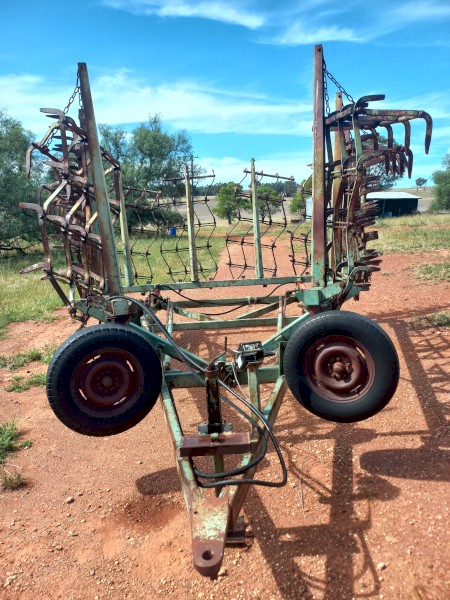 Horwood Bagshaw Hydraulic Harrows