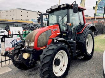 2010 Valtra N92 HiTech Tractor