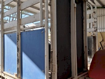 1997 Isuzu NPR 300 Truck