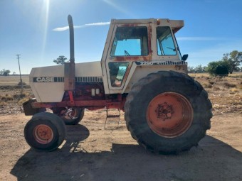 Case 2290 Tractor