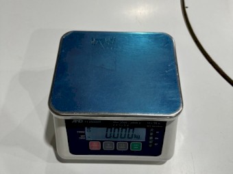 AND 6000g Bench Scales