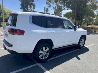 2022 300 series  Toyota landcruser wagon  VX model 