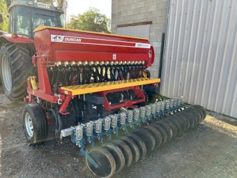 18 run Duncan Eco Seeder