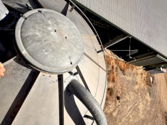 Kotzur 25 cubic metres / 17 tonne pellet silo with blower in excellent condition. 