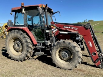 2008 Case IH JX1100U Tractor with Loader