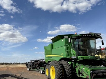 John Deere s670+d65 macdon