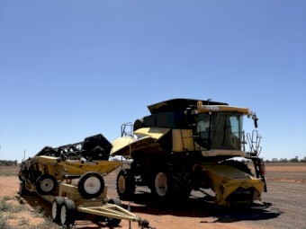 New holland CR 960 +honeybee 94c