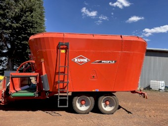 2021 Kuhn 30.2 CL Feed Mixer