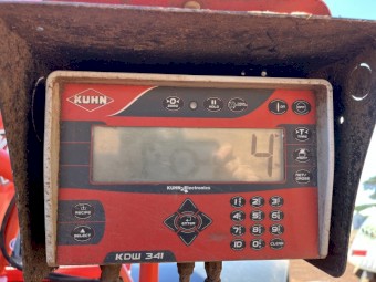 2021 Kuhn 30.2 CL Feed Mixer