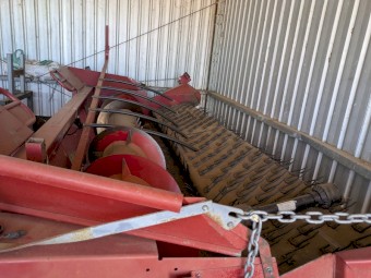 Case IH 1688 with 36ft 1040 front and 1015 pickup