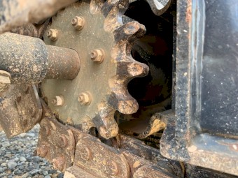 T9B Caterpillar Trencher attachment with manual side shift suit skid steer wheeled loader or track loader