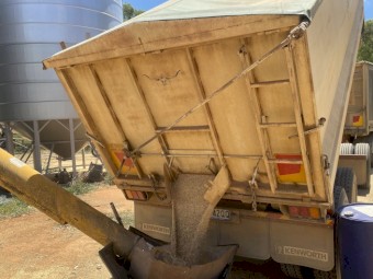 3 axle tipping Dog trailer 