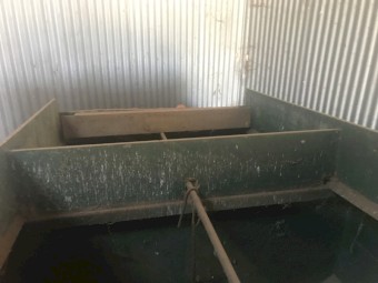 Dual Axle Grain Trail Feeder