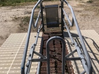 Piggery farrowing Crates x 31