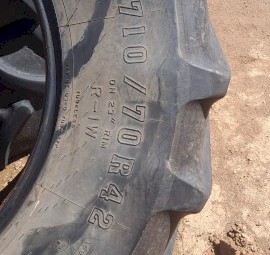 Firestone 710/70R42 tyres