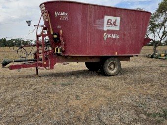 BvL Dual Blade Mixer Wagon