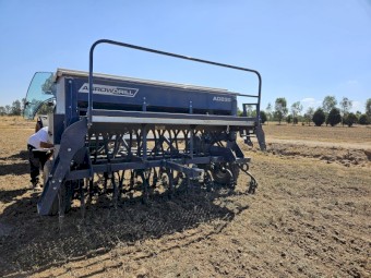 Agrowdrill AD230 Seeder