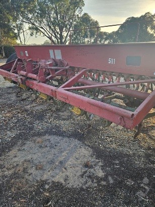 Inter 511  DIRECT DRILL combine