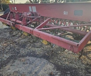 Inter 511  DIRECT DRILL combine