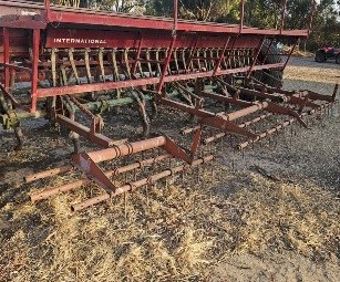 Inter 511  DIRECT DRILL combine