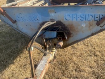 Pearce Offsider Round Bale Feedout Machine