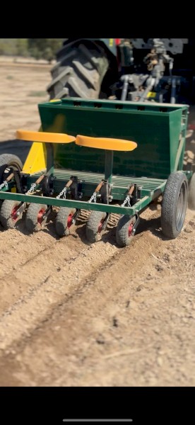 Garmach 5 Row garlic planter for garlic saffron flower bulbs