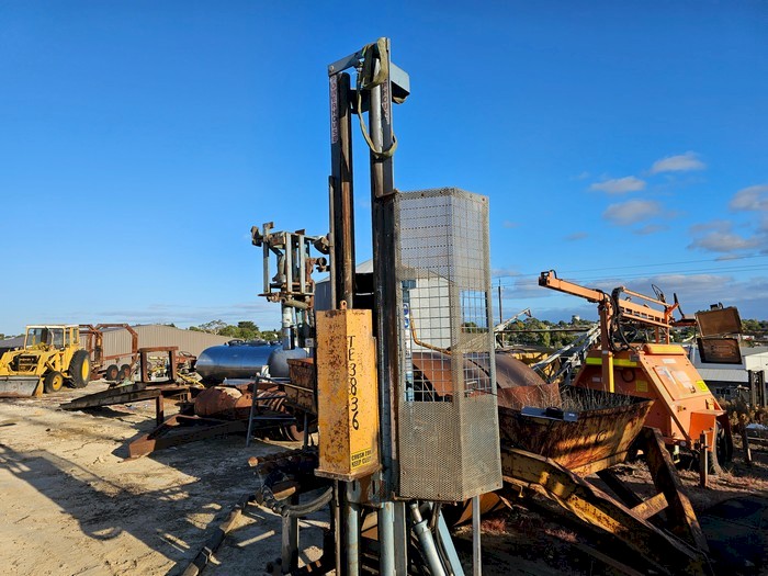 Lyco Hydraulic Post Driver with Hydraulic Sideshift and Hydraulic Auger