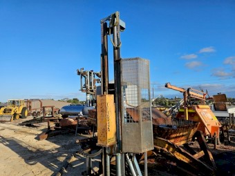 Lyco Hydraulic Post Driver with Hydraulic Sideshift and Hydraulic Auger