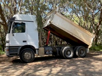 2000 Mercedes Actros Tandem Truck $38,000 +GST | Registered, COI til Sept Ready for Work
