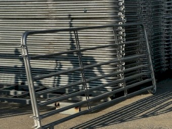 Mix Steel Sheep Panels & Gates – Tough for VIC Farms! 