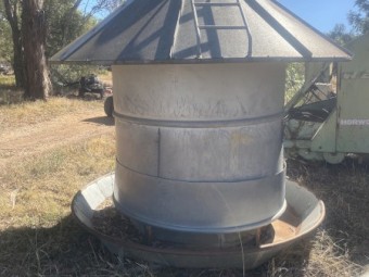 HE Round Sheep Feeder