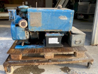 Lincoln welder/genset with Onan twin cyl. petrol engine