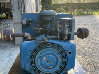 Lincoln welder/genset with Onan twin cyl. petrol engine