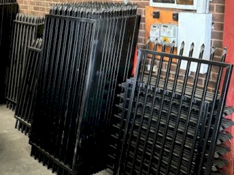 Mix Steel Security Fence Panels, Gates, Swing Gates, Locks, Posts & Screws – VIC! 