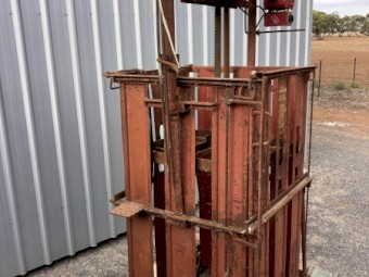 Sunbeam single box electric wool press